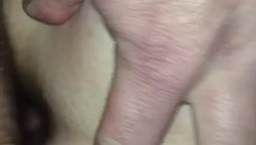 Je sodomise ma femme en lui remplissant dans le cul de sprm