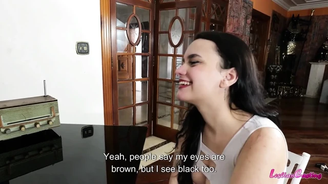 Kızın ateşli dili için zor sapphic testi