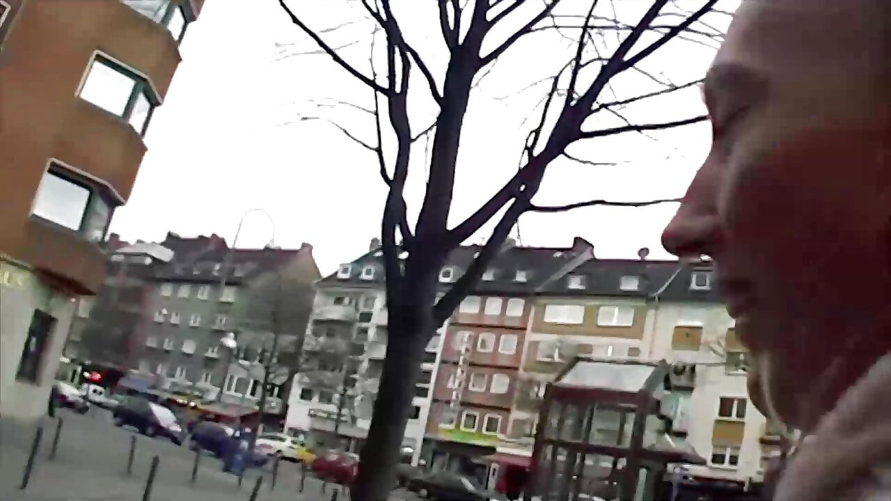 Şaşırtıcı Alman bebek Mastürbasyon ve hoş bir horoz içinde pov