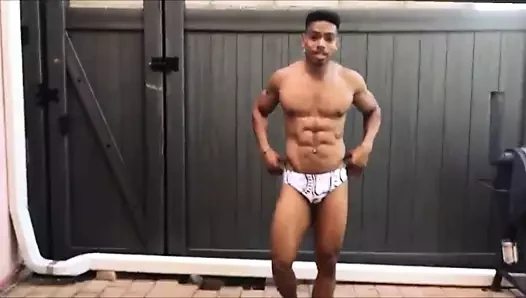 Seksi siyah model denzell theodore