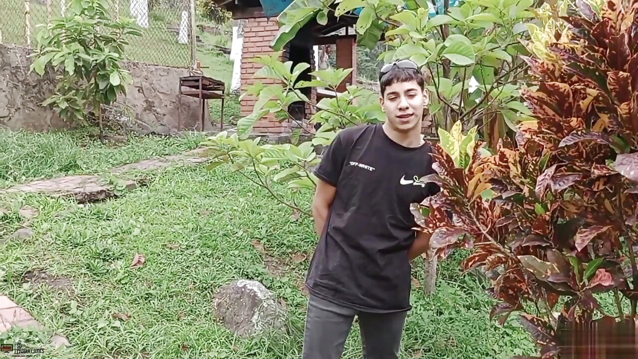 İki kez gelirsen, iki kez seni üvey kız kardeşini sikeceğim! - İspanyolca porno