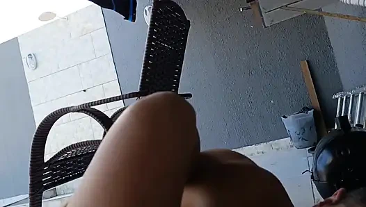 Binanın çatısı üzerinde seks