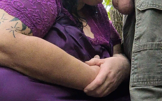 Ninenin ağzını yırtan amcığı ve götü üvey torunu onu yıpratıyor