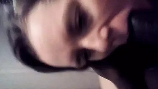 Seksi beyaz kız berbat. büyük siyah horoz