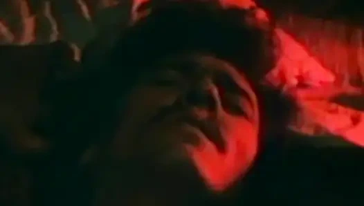 Yanan sarışın ateş tutkusu