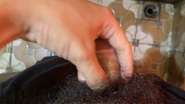 Kayganlaştırıcı ile banyoda mastürbasyon