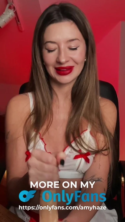 Sevimli bir hatun seni elle muameleyle sert boşaltıyor