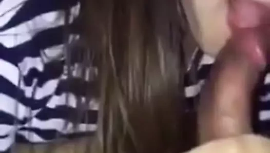 Benim küçük çükümü yala.