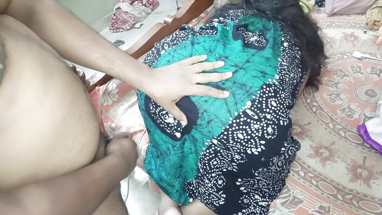 Bhabhi ne khud ki debar ko bulake piyas bujhaya aur debar ne chut ki reparar maal out kiya