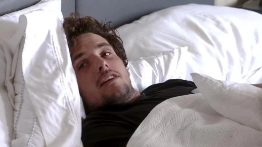 Familystrokes - düzgün vücutlu üvey anne üvey oğlu tarafından şişman kıçını dürttü alır