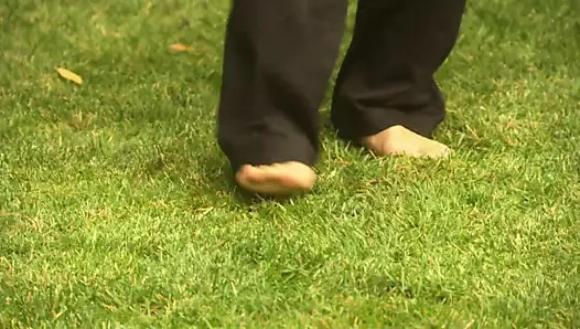 Samantha makes strangled noises as she gets deeply penetrated outdoors