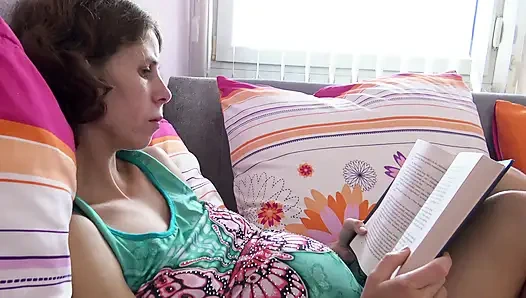 Hamile üvey kız kardeşle utanmadan seks