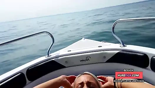 DEUTSCHES MILF BOOT FICKT AUF DEM MEER