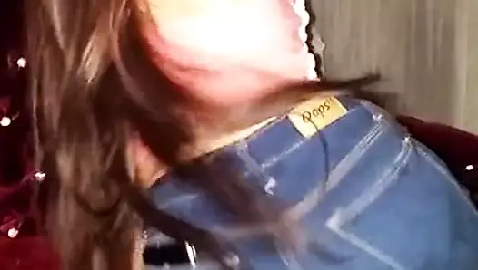 Bangkok den Taylandlı kız dans ediyor