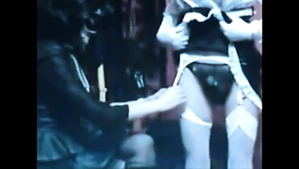 yardakçı hizmetçi elbise bilmiyorum