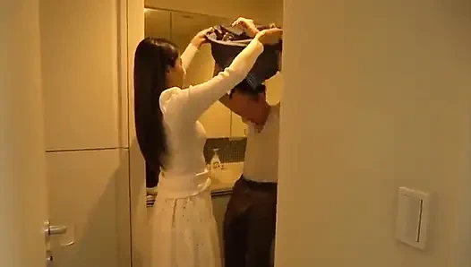 Maternal Embrace. Sıcakla sarılmış geç bir ilk kez