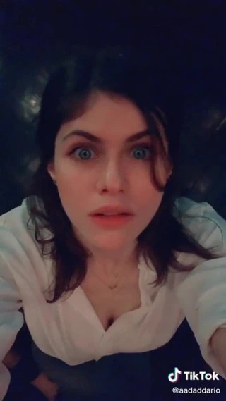 Alexandra anna Daddario selfie