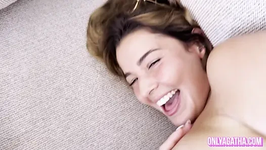 Bizi yakalayan röntgenciyle sürpriz üçlü seks!! İçine boşalma ve döl öpücüğü. - Agatha Vega