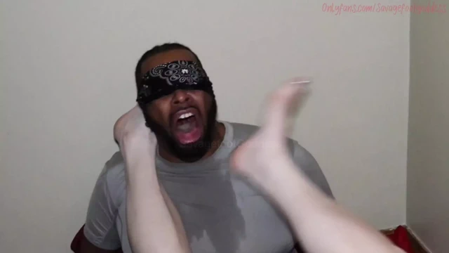 Sert ayak sahibesi alt yüzünü kullanıyor