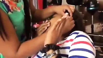 Srilankalı piercing