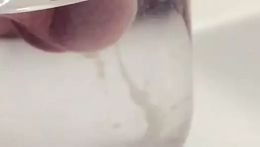 Bir bardak sıcak su içinde iki hafta sualtı cum shot