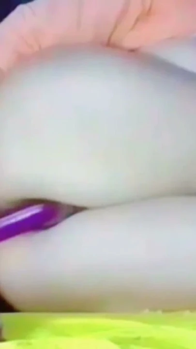 Seksi sıcak amıma dayanamadım içine patlıcan sokup zevk alarak sikişiyorum | Bölüm 2
