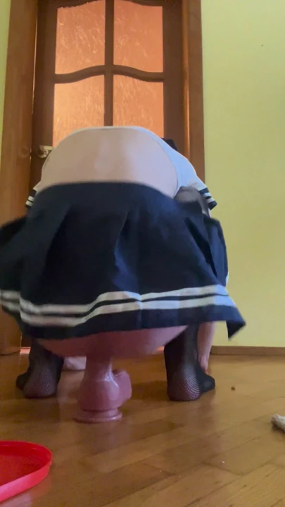 femboy büyük bir oyuncak gibi