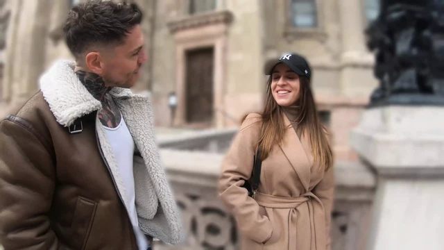 Josephine'in tıraşlı üvey kardeşler tarafından sikiliyor!