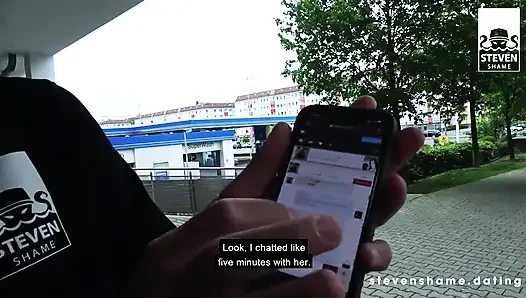 Yaramaz gotik orta yaşlı seksi kadın Sidney Dark'ın sert bir amcık sikişine ihtiyacı var