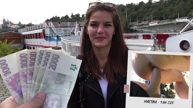 Чешские улицы - самая дергающая девушка всех времен