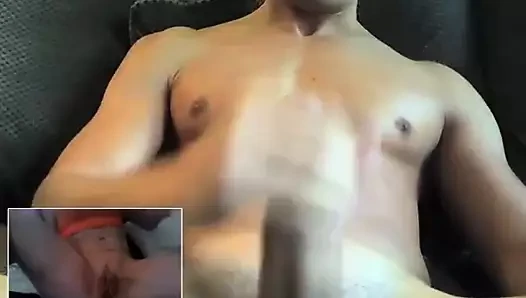 Teaser t gerçekten büyük yarakları seviyor.