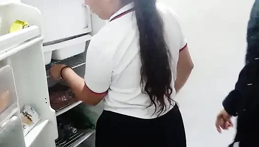 Okuldan sonra mutfakta amatör anal seks