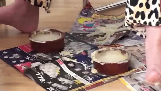 Ucuz tabanlarımı yala köle!