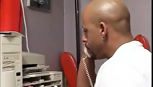 Sevimli açık tenli zenci prenses için güzel büyük yüze boşalma