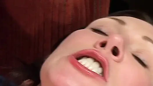 Mükemmel hatun göğüslerine bolca döl alıyor