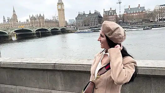 Lost Tourist Shows Her Nudes Asking For Big Ben - Then Takes It Deep!