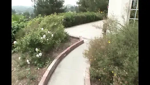 Vahşi prenses ateşli kraliçeyi seviyor