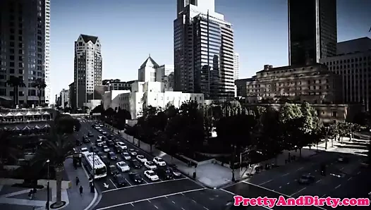 Sevimli genç hakim içinde tabu üçlü