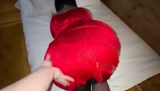 Derin sakso, büyük götlü orta yaşlı seksi kadın yaraktan hoşlanıyor