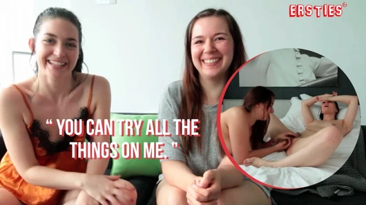 Ersties - tatlı leah parmaklarıyla yüksek sesle inliyor domino