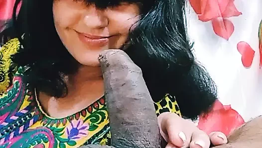 Yaramaz orta yaşlı seksi kadın heyecan verici seks klibi