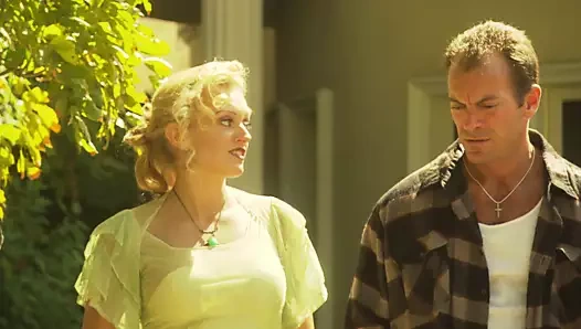 Busty milf darbeler bir masif horoz sonra almak ravished sert