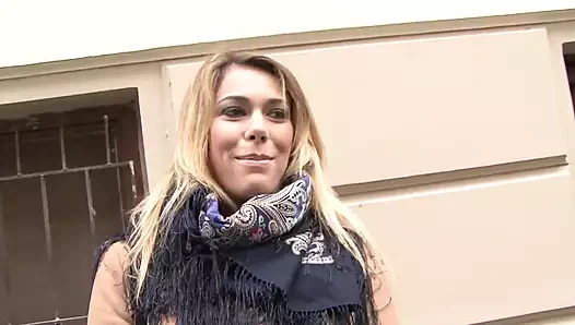 Orta yaşlı seksi kadın ve bir sürü yarak