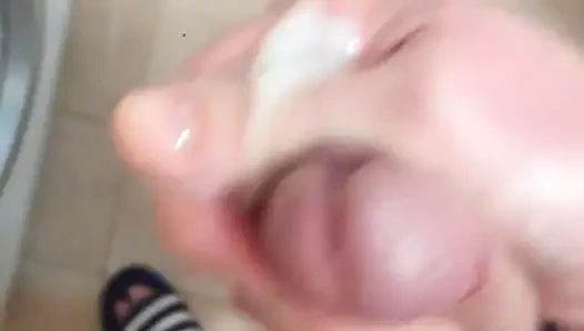 Cum çamaşır makinesi