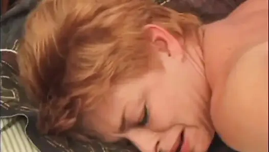 Olgun çift amcık yalıyor domaltmalı pozisyonda sikişiyor