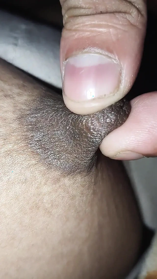 Kerala fatima'nın büyük göğüsleri yarakla mastürbasyon yapıyor