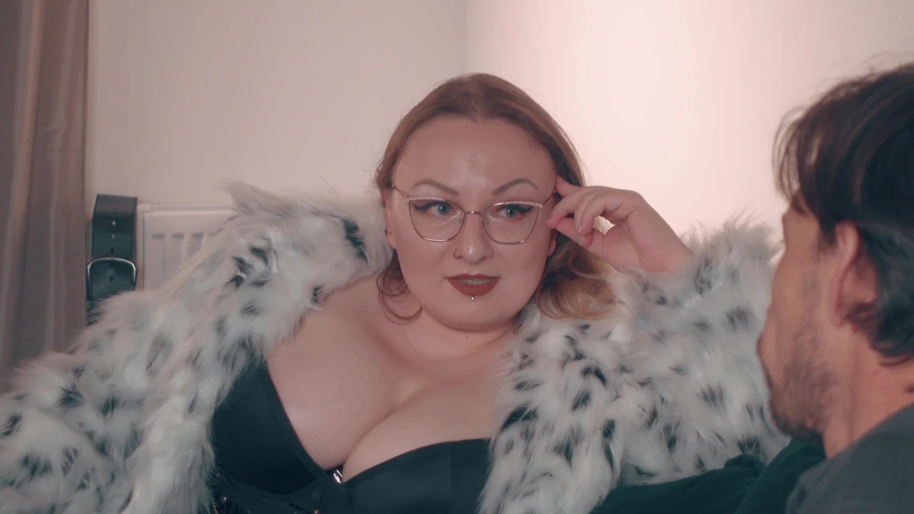 Chess Loser Gets Destroyed – Dominant MILF in Fur Coat & Spandex Leggings Takes Control with Rough Handjob & Amazon Ride