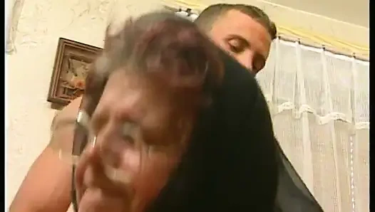 Edepsiz nine yatakta sikiliyor