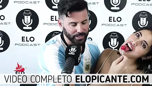 PAU ROJAS HABLA DE SEXO ORAL Y CHUPA LA PALETA BON BON BUM