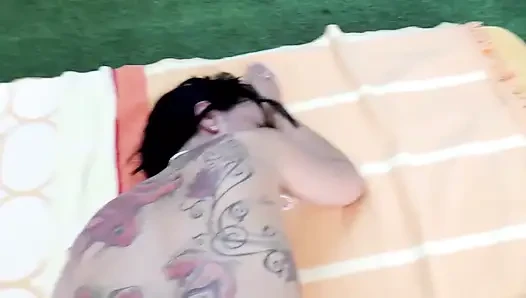 Bonny Devil mükemmel orgazmı arıyor
